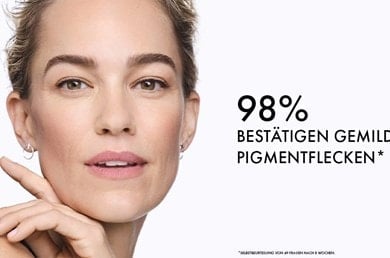 Porträt einer Frau mit glatter Haut, daneben steht 98 % bestätigen gemilderte Pigmentflecken